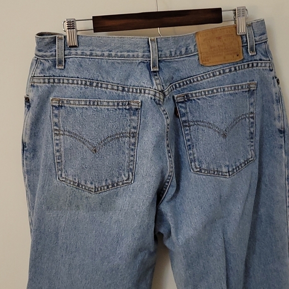 LEVI'S 550 Relaxed High Rise Tapered Leg Baddie Jeans - Picture 3 of 4